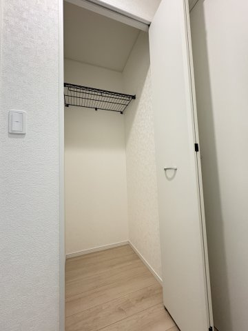 収納が豊富で、暮らしやすさに配慮した間取りです。