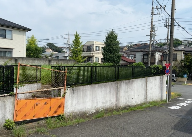 物件の詳細については、現地を見てわかること以外に、役所や法務局などで調べないとわからないことがあります。そのため、現地に行く場合は、もしこの物件を買ったらどのような生活ができるかをイメージしましょう。