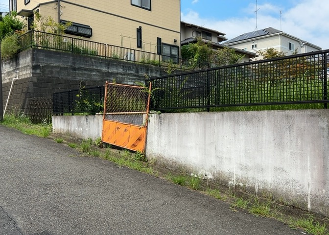 家を建てる前提で土地を探している場合、地盤の丈夫さは譲れない条件の一つです。地盤が脆弱だと追加工事が必要となります。また、過去に地盤沈下や液状化現象を起こした土地は、できるだけ避けた方がいいでしょう。