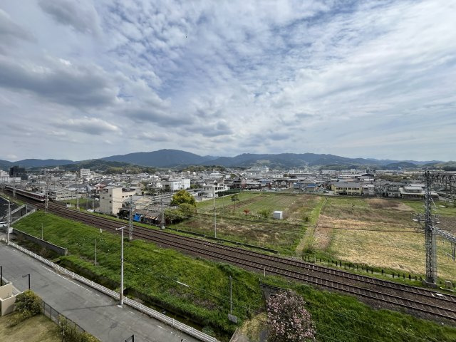最上階角部屋の為、眺望・通風・陽当たり良好