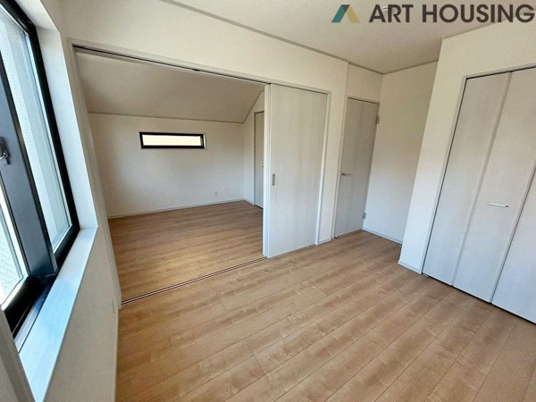 【町田市鶴川４丁目　新築一戸建て　3号棟の洋室】