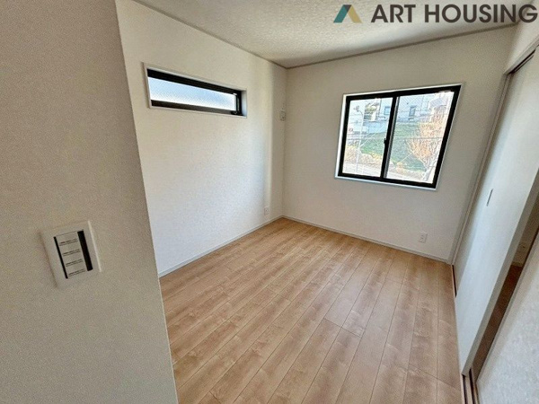 【町田市鶴川４丁目　新築一戸建て　3号棟の洋室】