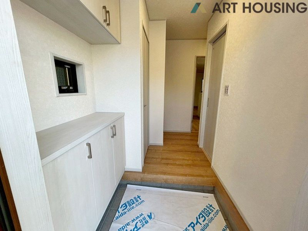 【町田市鶴川４丁目　新築一戸建て　3号棟の玄関】