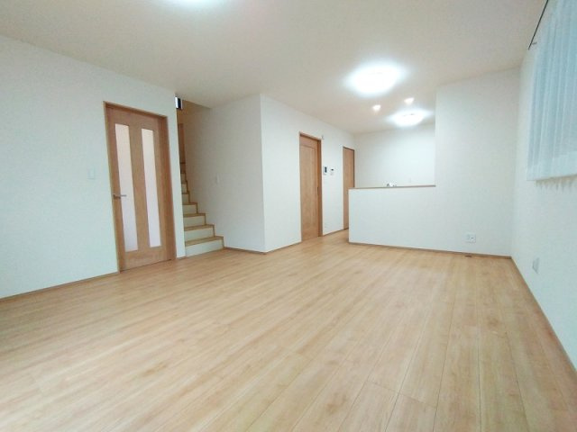 A号棟/穏やかな光が差し込む全2棟の分譲地。南側6ｍ公道に面し陽当たり良好＆駐車もしやすいです！※図面を基に作成しています。現況と異なる場合は現況を優先いたします。