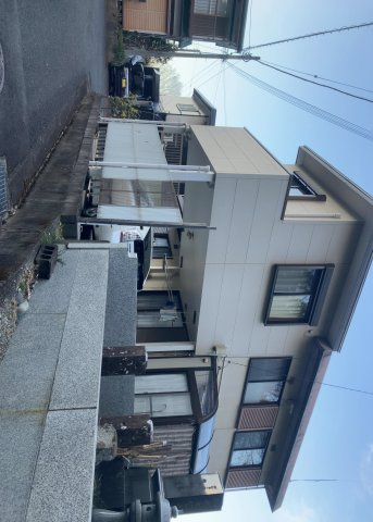 東側道路の場合は居室を南向きに設計しやすいため、朝日が入りやすいというメリットがあります。一方、西側道路も東側同様に居室を南向きに設計しやすいのですが、住宅地だと朝日が入りにくいという弱点があります。