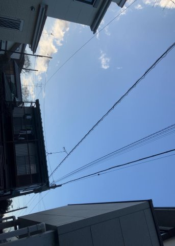 土地の地勢が高台の場合、景色を綺麗にみることができ、景色にこだわってお家探ししている方におすすめです！また平坦地よりも風通しがいいというメリットがあります。デメリットもあるので是非現地でご確認下さい。