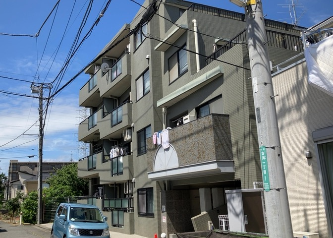 隣家の土地はどうなっているのか、生活利便施設が近くにあるのか、学校まで近いかなど、お客様のライフスタイルにあわせたイメージが重要です。また、近くにあると困る施設が近くにないかも確認するといいでしょう。