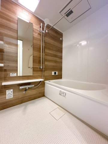 浴室です。　追い炊き機能付きで、疲れた身体をいつでも温かいお湯でリラックスできます♪