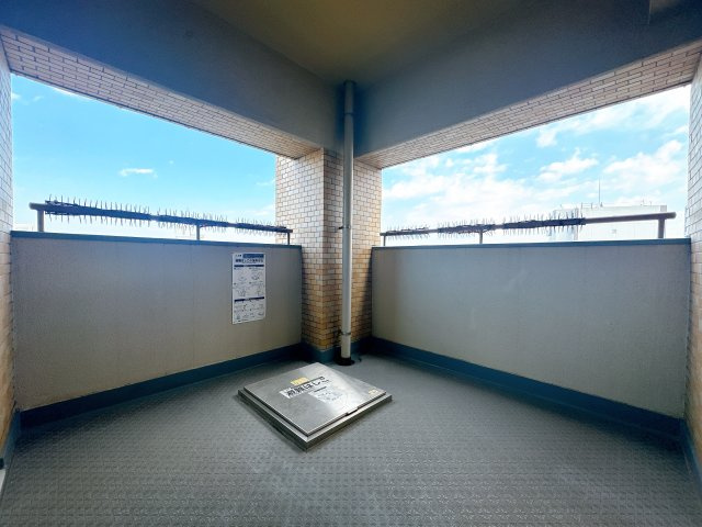 北向きバルコニーです。　椅子などを置いてリラックスして過ごせます！