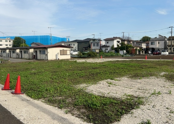 土地を買う際、住む地域の自治体や福祉の補助制度にも注目してみましょう。子供や老人の医療補助やゴミ出しのルールなど、自治体によってルールに大きな違いがあるため、暮らしやすい土地で判断するとよいでしょう。