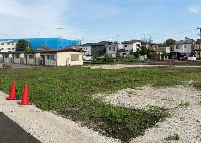 隣家の土地はどうなっているのか、生活利便施設が近くにあるのか、学校まで近いかなど、お客様のライフスタイルにあわせたイメージが重要です。また、近くにあると困る施設が近くにないかも確認するといいでしょう。