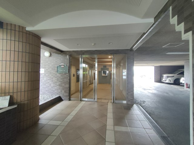 【エントランス】