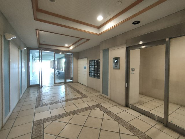 【エントランス】