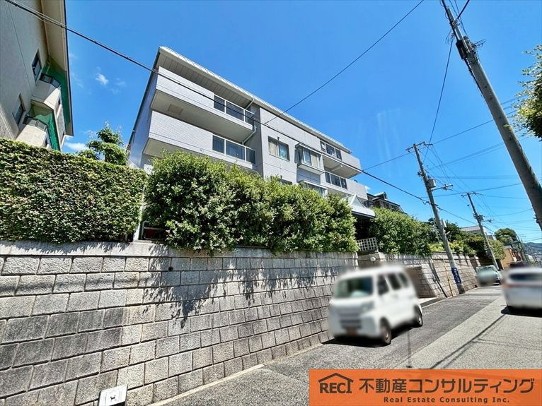 オートロック・モニター付きインターホンあり防犯面も安心！