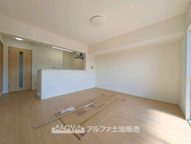 【Daily　Livi添う◆　朝食を囲む時間から夜のくつろぎまで、家族それぞれの時間をやさしく包み込み、暮らしの中心となるリビングです。