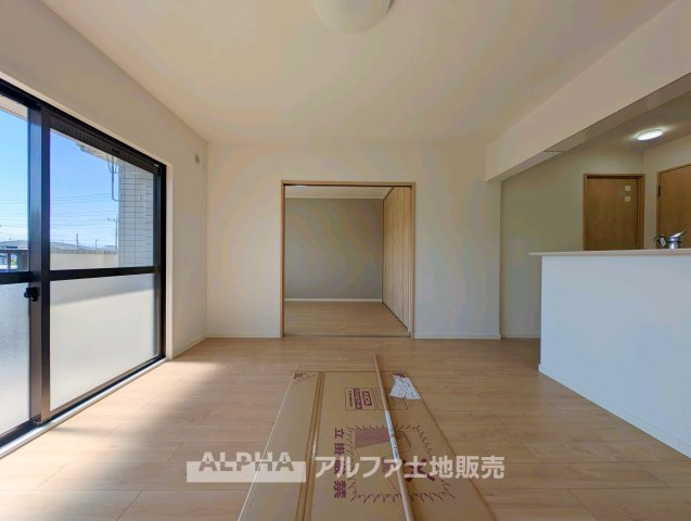 【Life　Stage】　◆暮らしに寄り添う◆　小さなお子様の遊び場から、成長後の学習スペース、ご夫婦のくつろぎの場まで、ライフステージに合わせて活用できます。