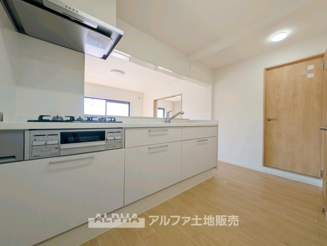 【Life　without　end】　◆心地よさを求めて◆終わりのない暮らしづくりはキッチンから始まる。食事は暮らしの中でとても重要。お洒落なキッチンを使用すれば空間の居心地良さが変わる。