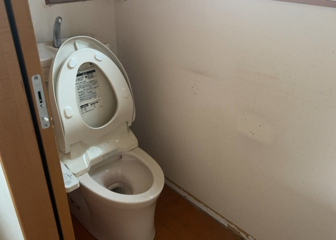 トイレは大きさや形、機能、抗菌性などが異なる多種多彩なタイプが各メーカーから出ています。それぞれに良さがあるため、事前にどういったタイプのトイレがいいのかをご家庭内で決めて、内見に行くといいでしょう。