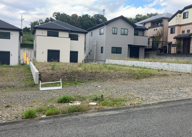 物件の詳細については、現地を見てわかること以外に、役所や法務局などで調べないとわからないことがあります。そのため、現地に行く場合は、もしこの物件を買ったらどのような生活ができるかをイメージしましょう。