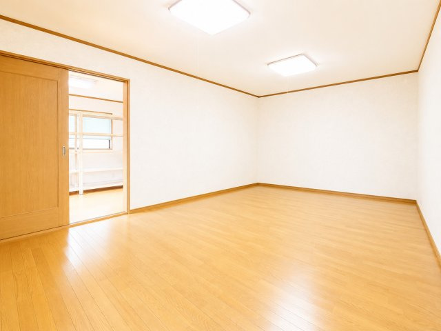明るい洋室です