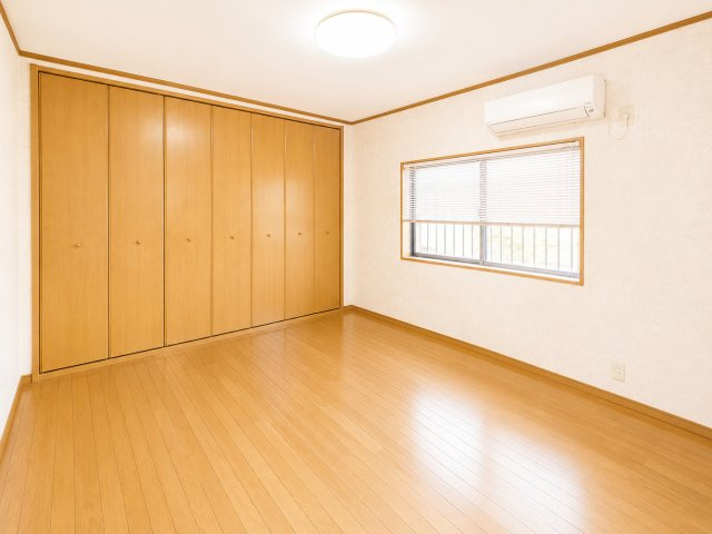 個人の部屋や寝室として使える洋室です
