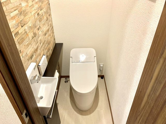 タンクレストイレでお手入れもラクラクです。