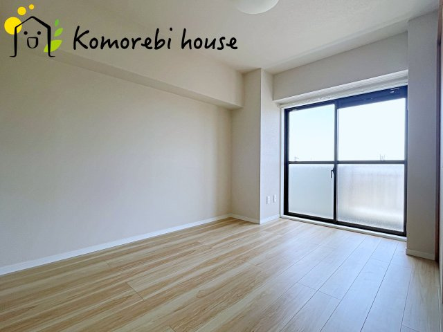 コンパクトで使いやすい洋室です