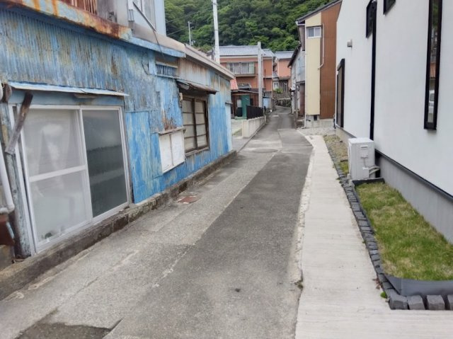 昔ながらの風情と新しい住宅が調和する、のどかな住宅街に位置する立地です。お出かけや毎日の移動もスム－ズな住環境です。