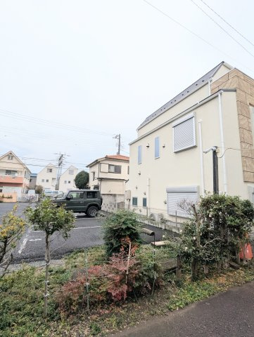 ～道路×道路×駐車場に面しています～