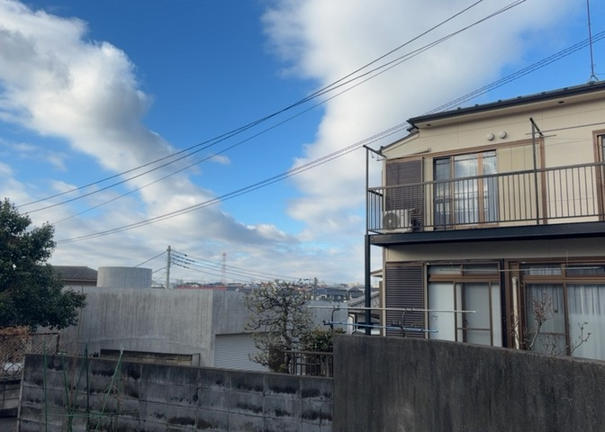 土地の地勢が高台の場合、景色を綺麗にみることができ、景色にこだわってお家探ししている方におすすめです！また平坦地よりも風通しがいいというメリットがあります。デメリットもあるので是非現地でご確認下さい。