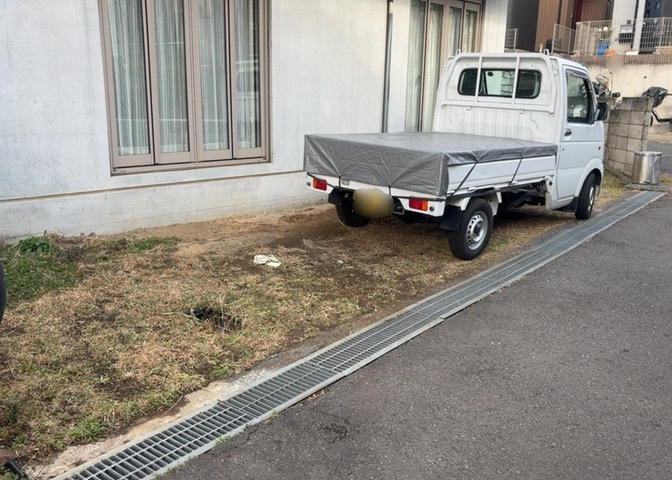 駐車場と明記されていても、最小スペースでつくられた駐車場だと大型車は駐車できなかったり、出入りしにくくなったりする可能性があります。お車のサイズと購入したい物件の駐車場のサイズを現地で確認しましょう。