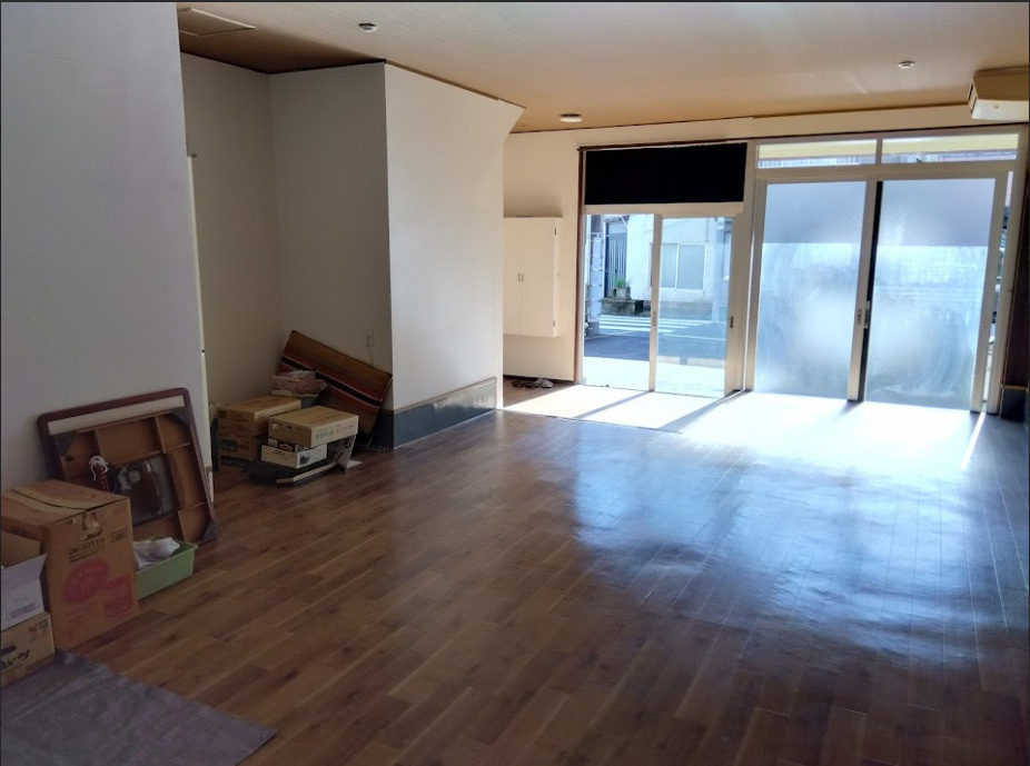 1階店舗フロアです。交通の便が良いので集客力に期待出来そうです。　