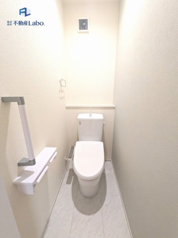 ●トイレ●　　1階、2階それぞれに温水洗浄便座となっております♪