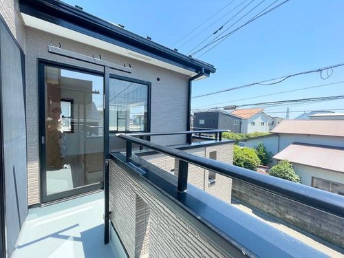二部屋から行き来できるバルコニー
