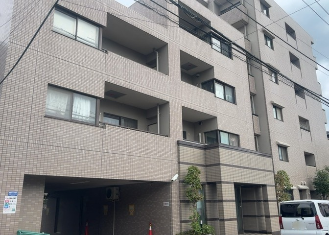 ＳＲＣ造は強度や耐震性の面でもRC造と比べて優れています。そのため、10階建以上の高層または超高層マンションなどの建築にも多く採用されています。柱や梁などのサイズが小さくても高い耐震性を確保できます。