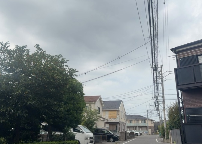 眺望の良さを楽しめるダイニングキッチンで家族団らんの時間を過ごしてはいかがでしょうか。バルコニーから見える景色を家族で眺める時間は、時間が経つのを忘れてしまいそうですね。是非、現地を見に行きましょう！