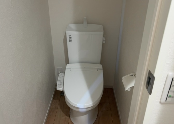トイレは大きさや形、機能、抗菌性などが異なる多種多彩なタイプが各メーカーから出ています。それぞれに良さがあるため、事前にどういったタイプのトイレがいいのかをご家庭内で決めて、内見に行くといいでしょう。