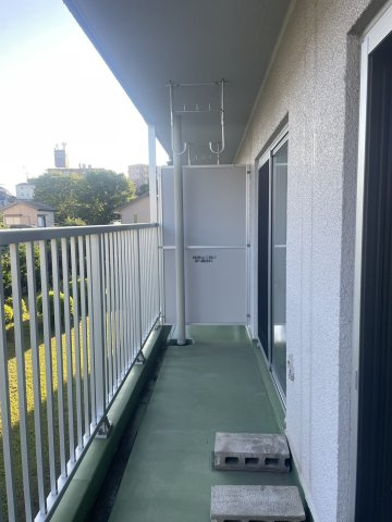 落ち着いた時間を過ごせるバルコニーです