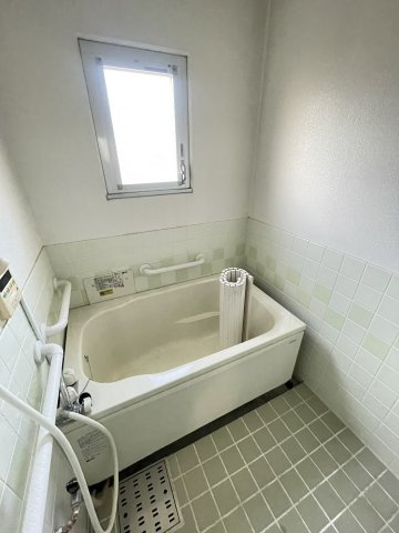 コンパクトで使いやすいお風呂です