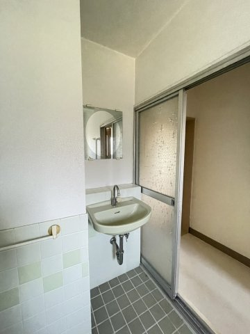 忙しい朝には欠かせない洗面所です。