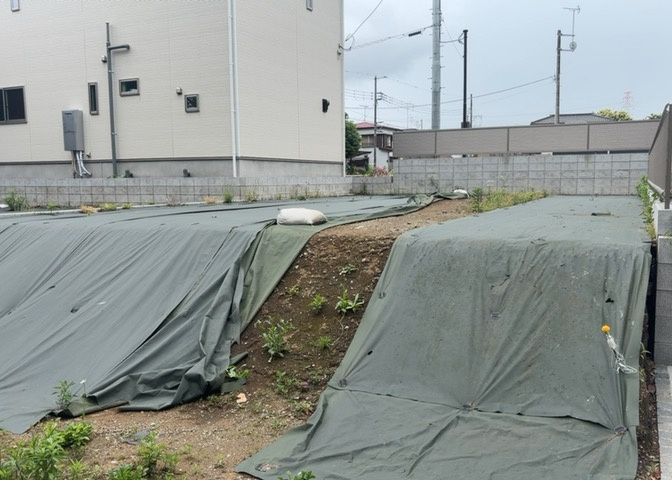 隣家の土地はどうなっているのか、生活利便施設が近くにあるのか、学校まで近いかなど、お客様のライフスタイルにあわせたイメージが重要です。また、近くにあると困る施設が近くにないかも確認するといいでしょう。