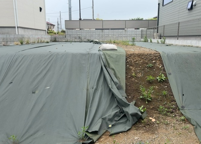 家を建てる前提で土地を探している場合、地盤の丈夫さは譲れない条件の一つです。地盤が脆弱だと追加工事が必要となります。また、過去に地盤沈下や液状化現象を起こした土地は、できるだけ避けた方がいいでしょう。
