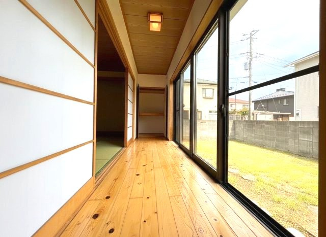 今ではあまり見かけることが少なくなった広縁。