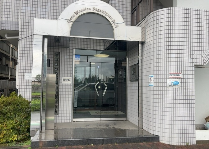 マンションのエントランスには、もともと風よけや防犯の役割がありますが、マンションによって宅配ボックスなどの設備が備わっている所もあります。日々の生活をイメージしながら生活しやすさをチェックしましょう。