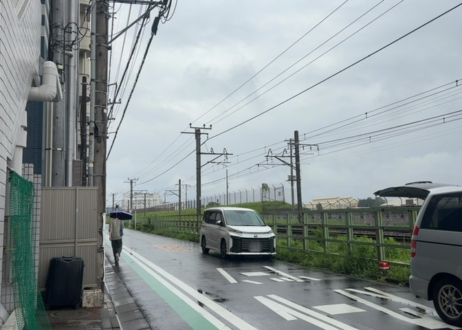 眺望を気にして物件を探す場合、前面に建物が建っていないか現地で確認しましょう！前面に建物があると景色はもちろん、日当たりや風通しにも影響が出てきます。住んだ時のことを想像しながら現地見学をしましょう。