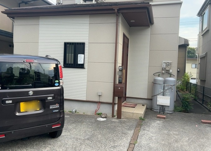 隣家の土地はどうなっているのか、生活利便施設が近くにあるのか、学校まで近いかなど、お客様のライフスタイルにあわせたイメージが重要です。また、近くにあると困る施設が近くにないかも確認するといいでしょう。