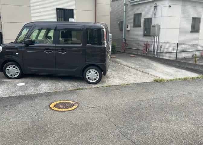 東側道路の場合は居室を南向きに設計しやすいため、朝日が入りやすいというメリットがあります。一方、西側道路も東側同様に居室を南向きに設計しやすいのですが、住宅地だと朝日が入りにくいという弱点があります。