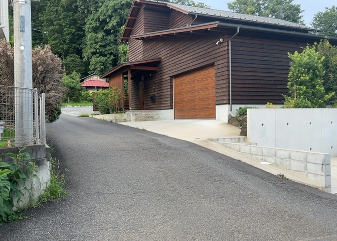 眺望を気にして物件を探す場合、前面に建物が建っていないか現地で確認しましょう！前面に建物があると景色はもちろん、日当たりや風通しにも影響が出てきます。住んだ時のことを想像しながら現地見学をしましょう。
