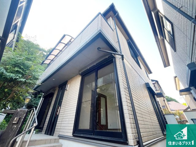 周辺は落ち着いた街並みの住宅地！子育てがしやすい住環境です！気になることがありましたら、お気軽にお問い合わせください！　
