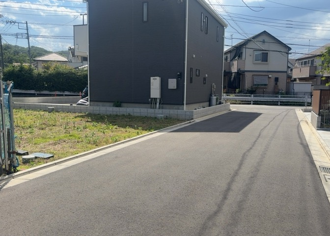 物件の詳細については、現地を見てわかること以外に、役所や法務局などで調べないとわからないことがあります。そのため、現地に行く場合は、もしこの物件を買ったらどのような生活ができるかをイメージしましょう。